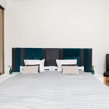 Spacious In With Parking And Seasonal Swimming Pool By Renters Prestige Appartement Wisełka