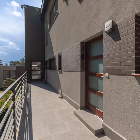 Spacious In With Parking And Seasonal Swimming Pool By Renters Prestige Appartement Wisełka