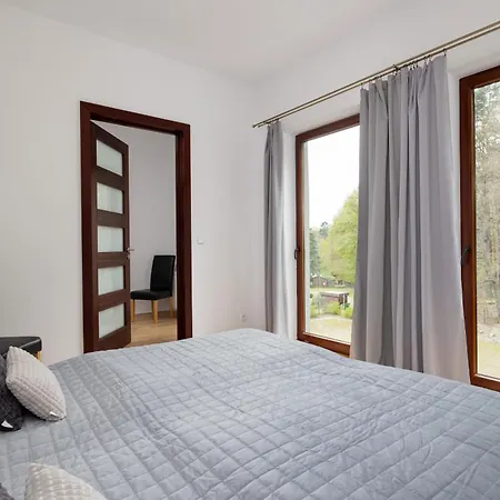 Appartement Spacious In With Parking And Seasonal Swimming Pool By Renters Prestige *