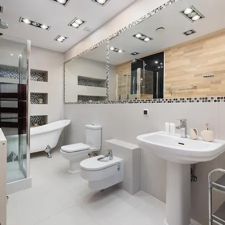 Spacious In With Parking And Seasonal Swimming Pool By Renters Prestige * Wisełka