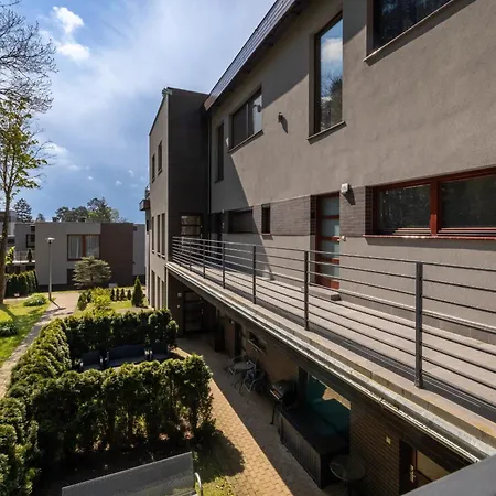 Spacious In With Parking And Seasonal Swimming Pool By Renters Prestige Appartement Wisełka