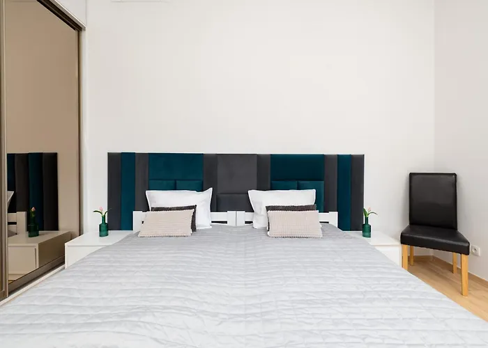 Spacious In With Parking And Seasonal Swimming Pool By Renters Prestige Appartement Wisełka