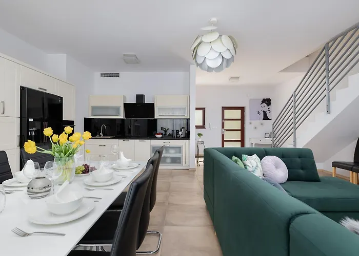 Appartement Spacious In With Parking And Seasonal Swimming Pool By Renters Prestige Wisełka