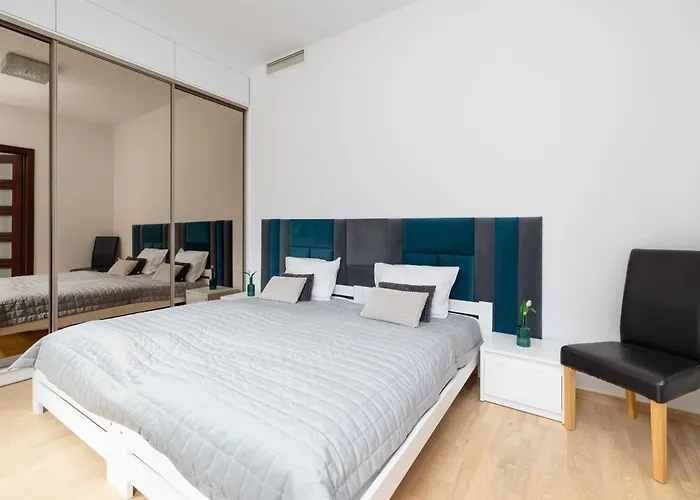 Spacious In With Parking And Seasonal Swimming Pool By Renters Prestige Appartement *