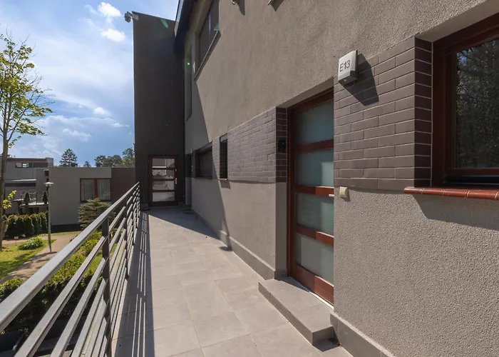 Spacious In With Parking And Seasonal Swimming Pool By Renters Prestige Appartement Wisełka