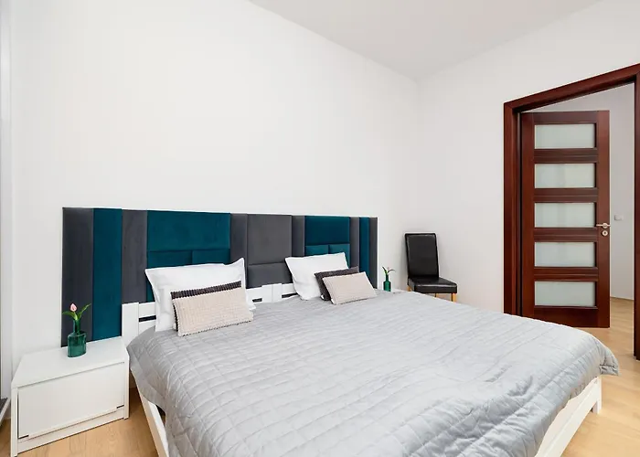 Appartement Spacious In With Parking And Seasonal Swimming Pool By Renters Prestige Wisełka