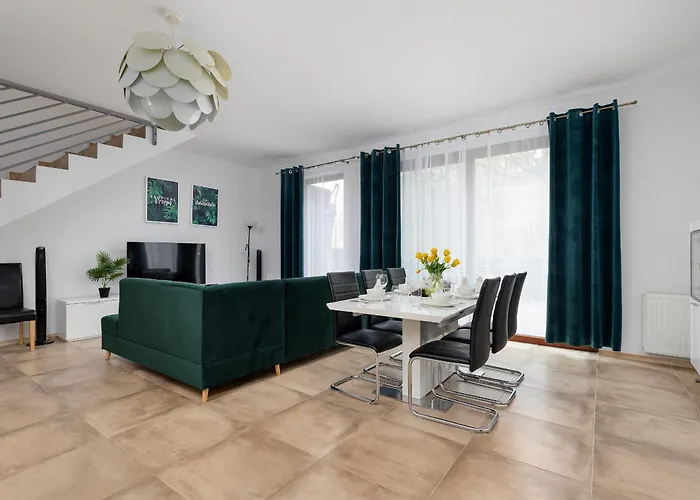Appartement Spacious In With Parking And Seasonal Swimming Pool By Renters Prestige Wisełka